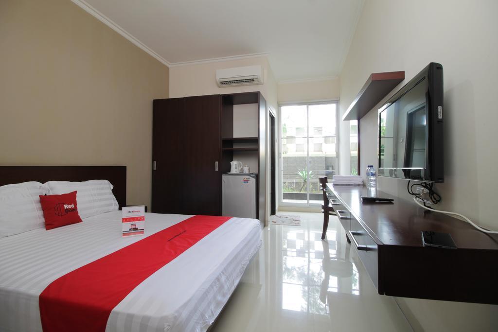 Reddoorz Plus Near Ambassador Mall جاكرتا المظهر الخارجي الصورة