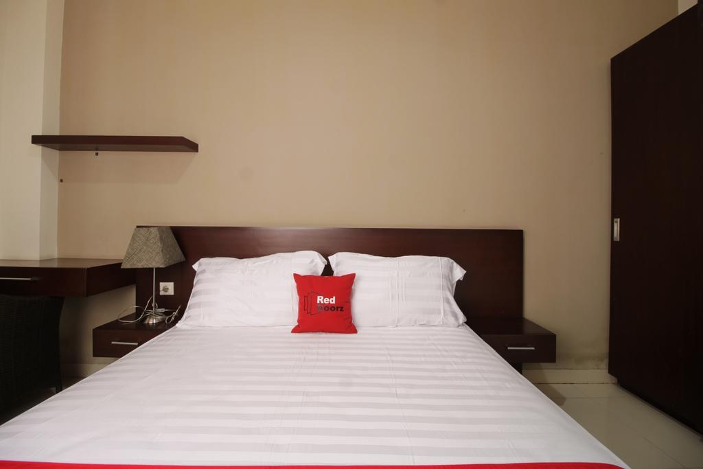 Reddoorz Plus Near Ambassador Mall جاكرتا المظهر الخارجي الصورة
