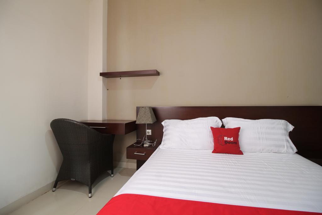 Reddoorz Plus Near Ambassador Mall جاكرتا المظهر الخارجي الصورة