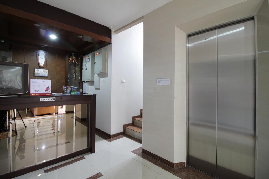 Reddoorz Plus Near Ambassador Mall جاكرتا المظهر الخارجي الصورة