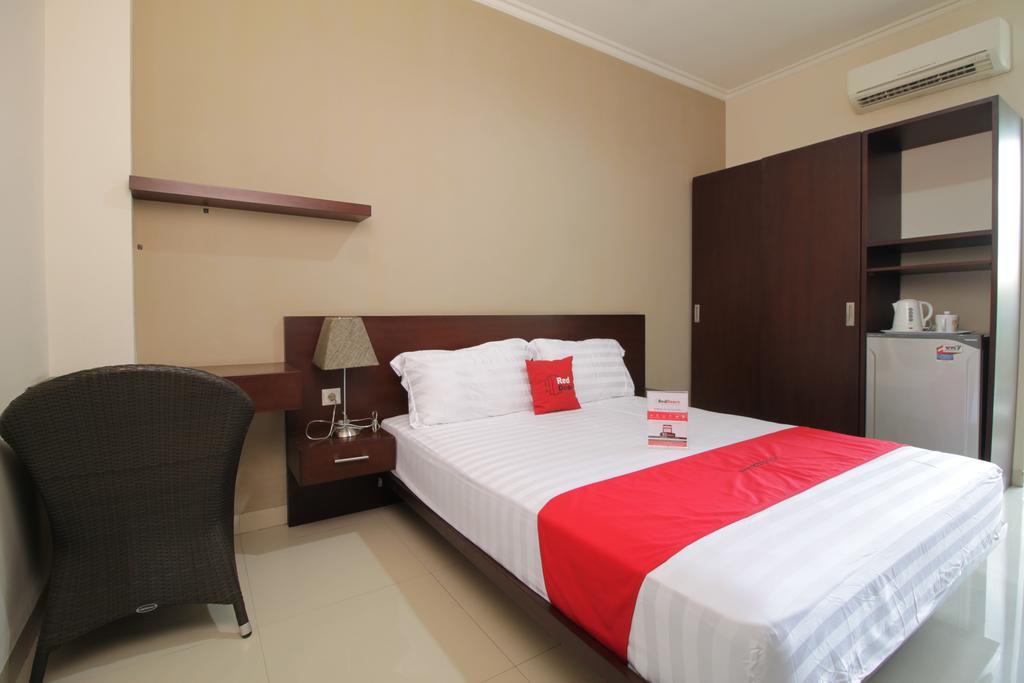 Reddoorz Plus Near Ambassador Mall جاكرتا المظهر الخارجي الصورة