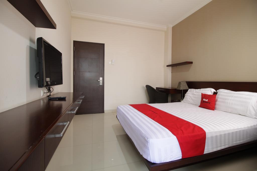 Reddoorz Plus Near Ambassador Mall جاكرتا المظهر الخارجي الصورة