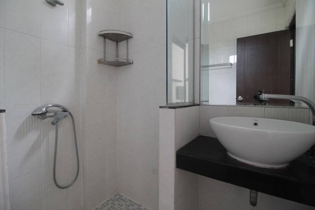 Reddoorz Plus Near Ambassador Mall جاكرتا المظهر الخارجي الصورة